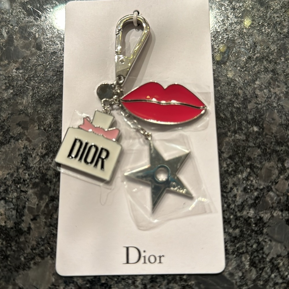 SALE‼️❤️‍🔥 Authentic Dior Charm NIB - Picture 2 of 2